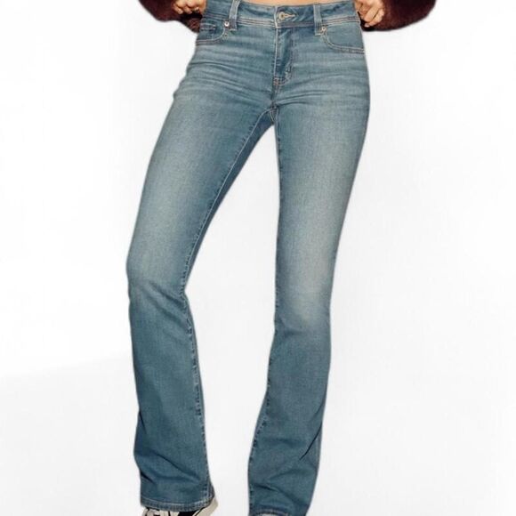 American Eagle Low rise “kick boot” denim jeans. 12 LONG. - Picture 3 of 8